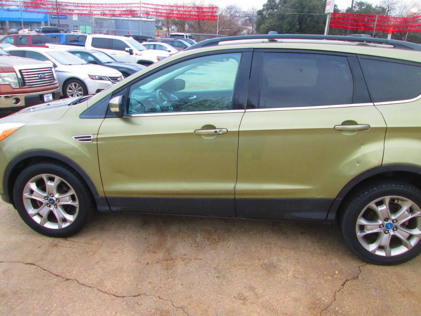 2013 GREEN Ford Escape SEL FWD (1FMCU0HX0DU) with an 1.6L L4 DOHC 16V engine, 6-Speed Automatic transmission, located at 1815 NE 28th St., Fort Worth, TX, 76106, (817) 625-6251, 32.795582, -97.333069 - Photo#8